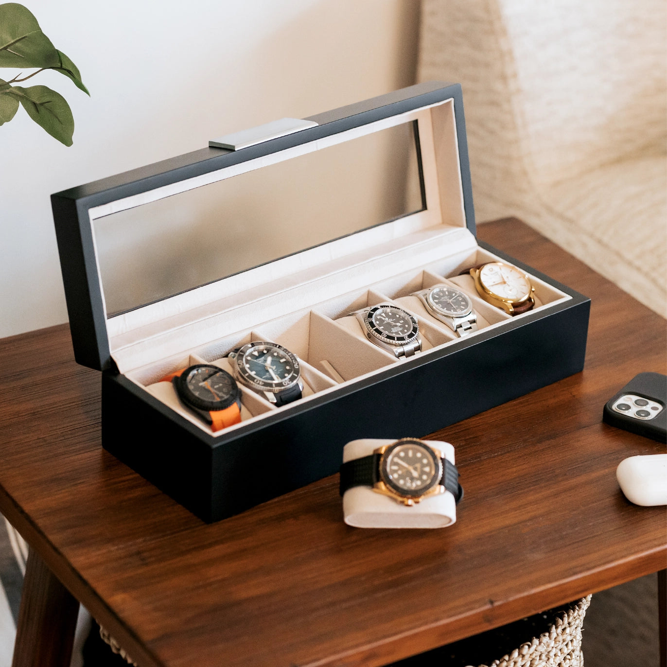 Modern Clip watch box by Case Elegance with six watches displayed